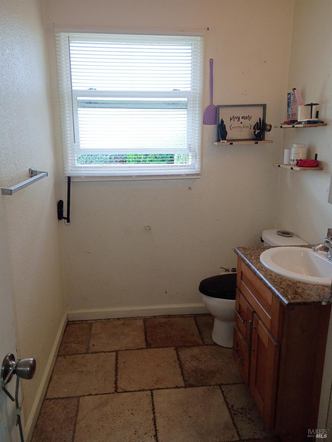 Detail Gallery Image 10 of 14 For 324 Amelia St, Vallejo,  CA 94589 - 3 Beds | 2 Baths