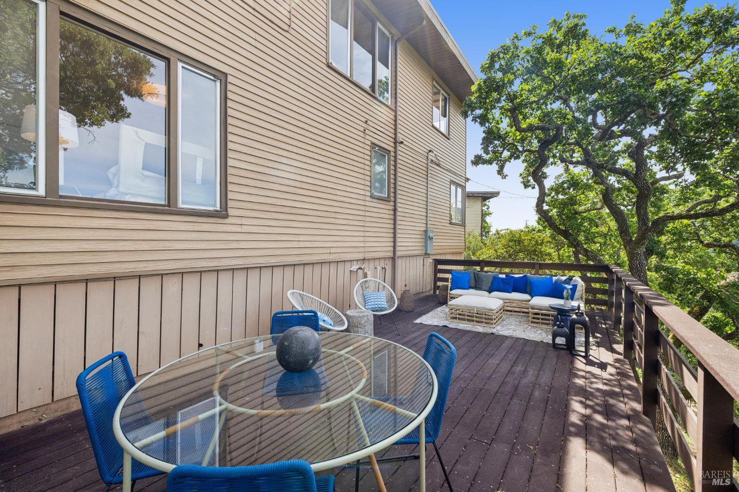 Detail Gallery Image 35 of 52 For 95 Ridge Rd, San Anselmo,  CA 94960 - 2 Beds | 1/1 Baths