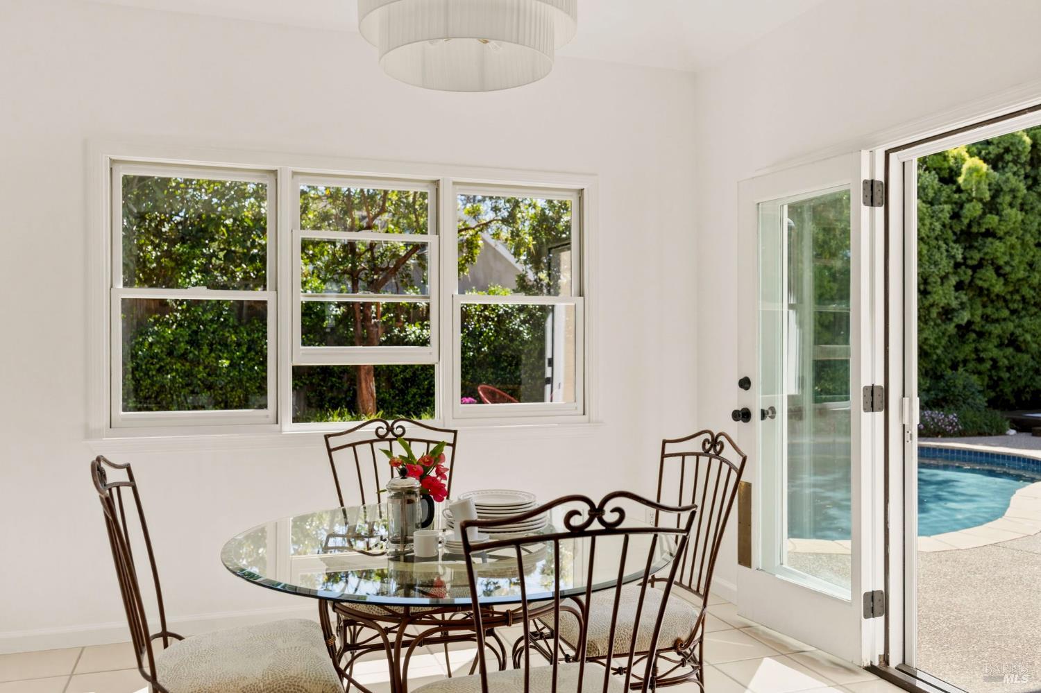 Detail Gallery Image 29 of 93 For 184 Cobblestone Dr, San Rafael,  CA 94903 - 4 Beds | 2 Baths