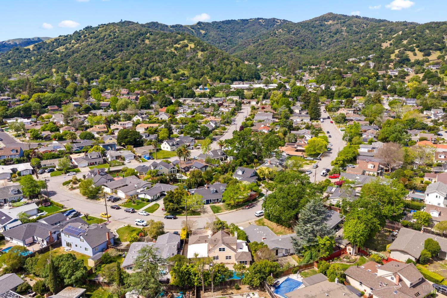 Detail Gallery Image 74 of 93 For 184 Cobblestone Dr, San Rafael,  CA 94903 - 4 Beds | 2 Baths