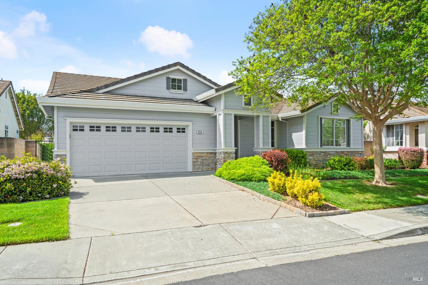 Detail Gallery Image 2 of 62 For 208 Mandarin Cir, Vacaville,  CA 95687 - 2 Beds | 2 Baths