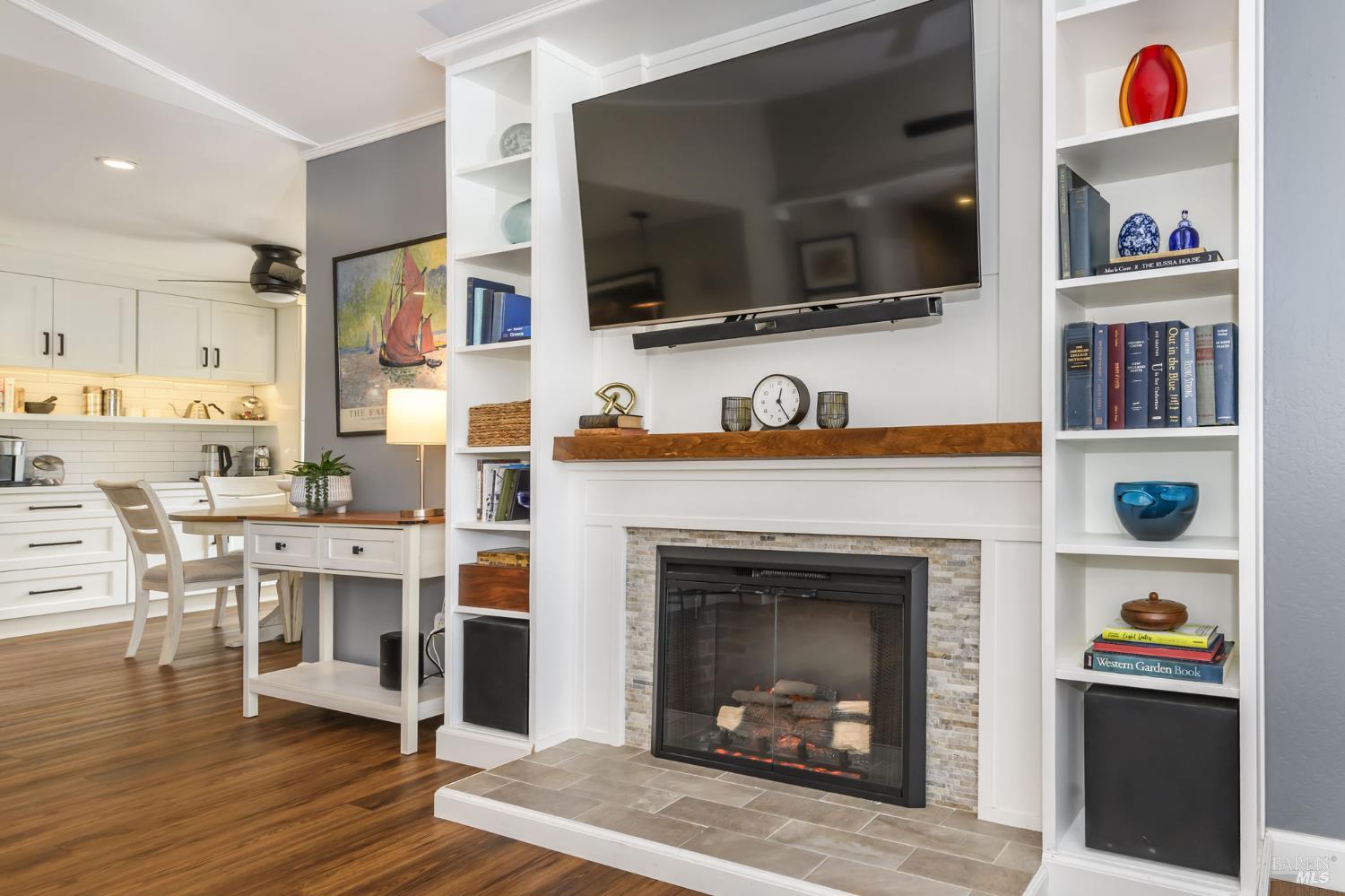 Detail Gallery Image 8 of 33 For 1702 Northstar Dr, Petaluma,  CA 94954 - 3 Beds | 2 Baths