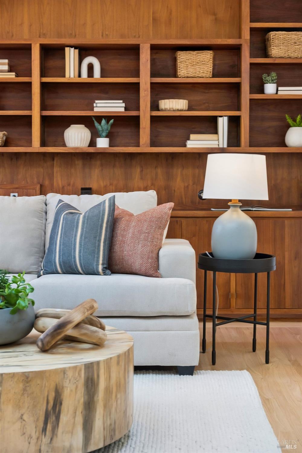 Detail Gallery Image 27 of 76 For 42 Underhill Rd, Mill Valley,  CA 94941 - 3 Beds | 2/1 Baths