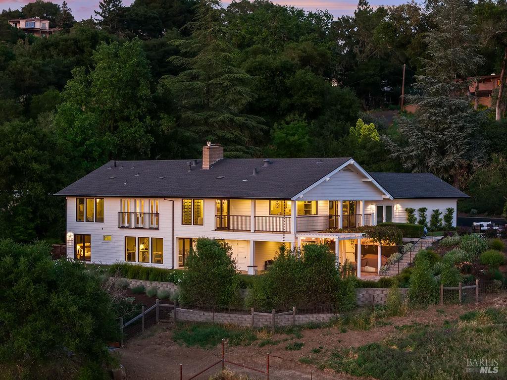 Detail Gallery Image 3 of 90 For 775 Benjamin Way, Healdsburg,  CA 95448 - 4 Beds | 3/2 Baths