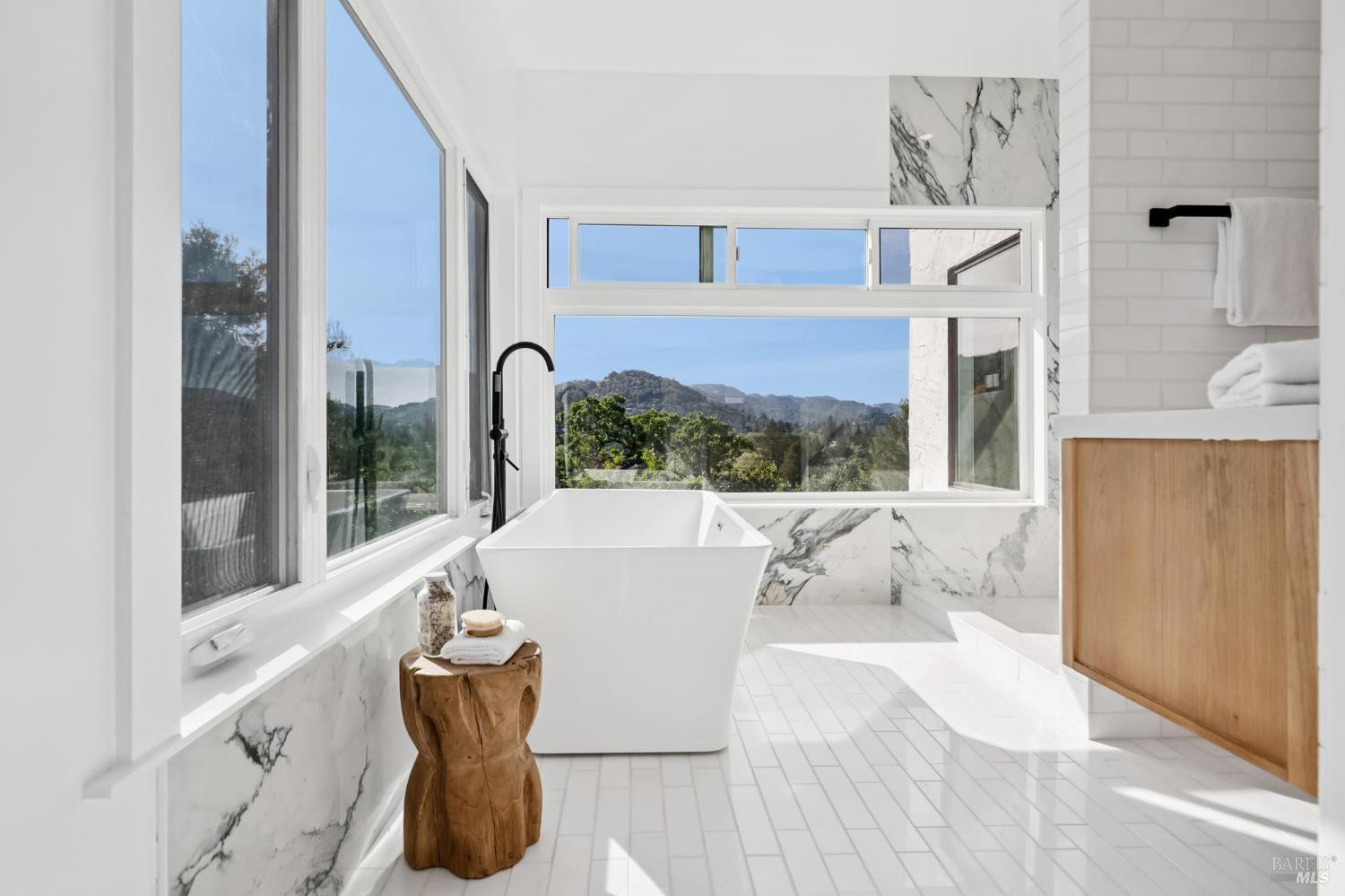 Detail Gallery Image 57 of 93 For 88 Lincoln Park Unkn, San Anselmo,  CA 94960 - 4 Beds | 4/1 Baths