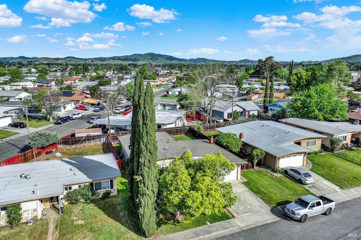 Detail Gallery Image 4 of 58 For 606 E Tennessee St, Fairfield,  CA 94533 - 3 Beds | 2 Baths