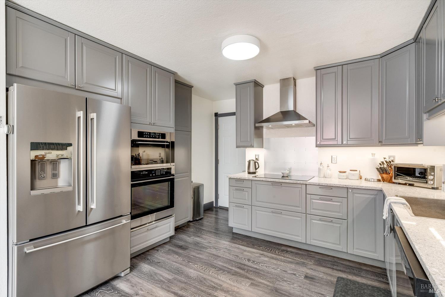 Detail Gallery Image 2 of 41 For 30 Fredrick Dr, Rohnert Park,  CA 94928 - 3 Beds | 2/1 Baths