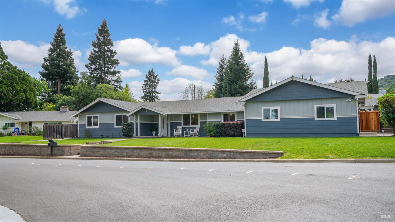 Detail Gallery Image 2 of 62 For 2 Montego Pl, Danville,  CA 94526 - 3 Beds | 2 Baths