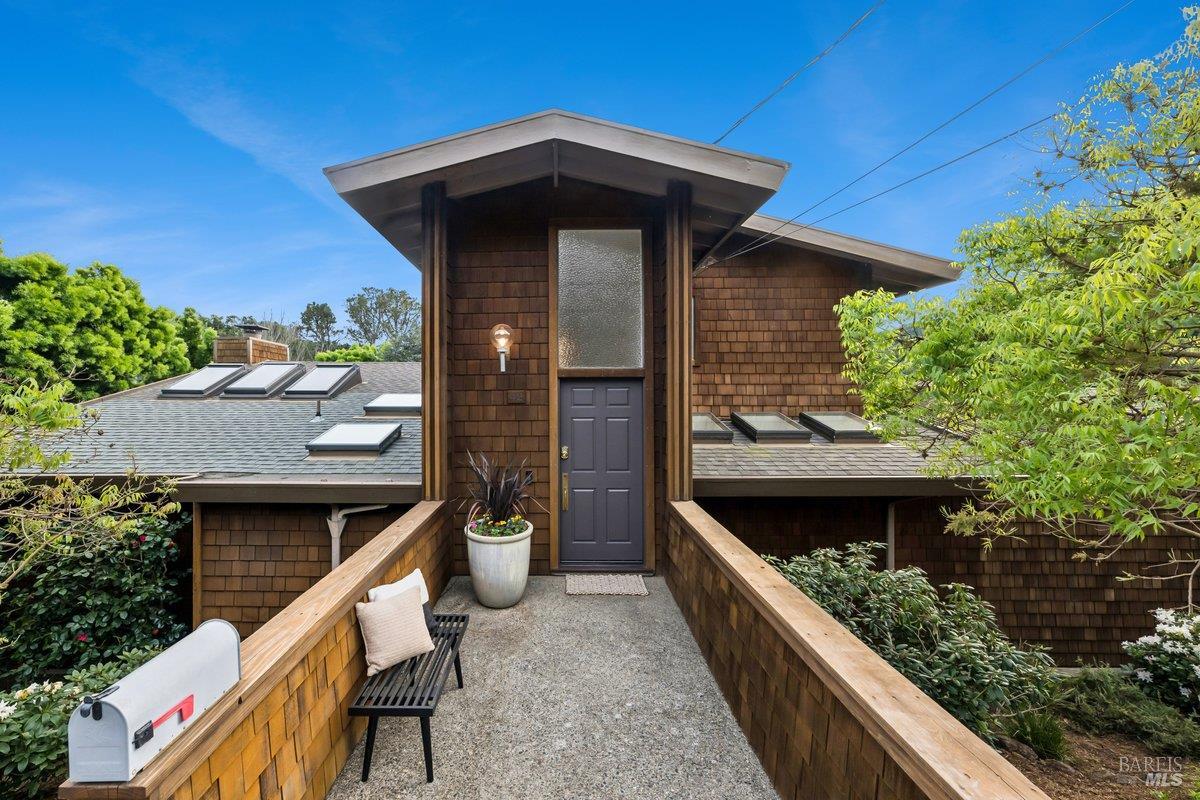 Detail Gallery Image 68 of 76 For 42 Underhill Rd, Mill Valley,  CA 94941 - 3 Beds | 2/1 Baths