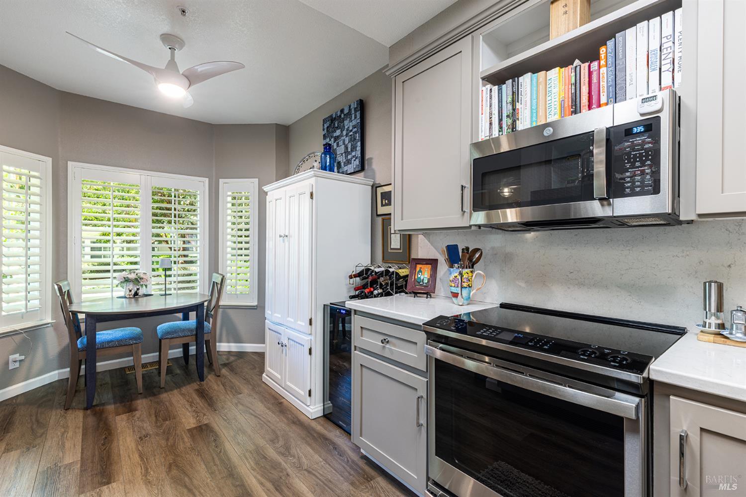 Detail Gallery Image 8 of 26 For 100 Valley Club Cir, Napa,  CA 94558 - 2 Beds | 2/1 Baths