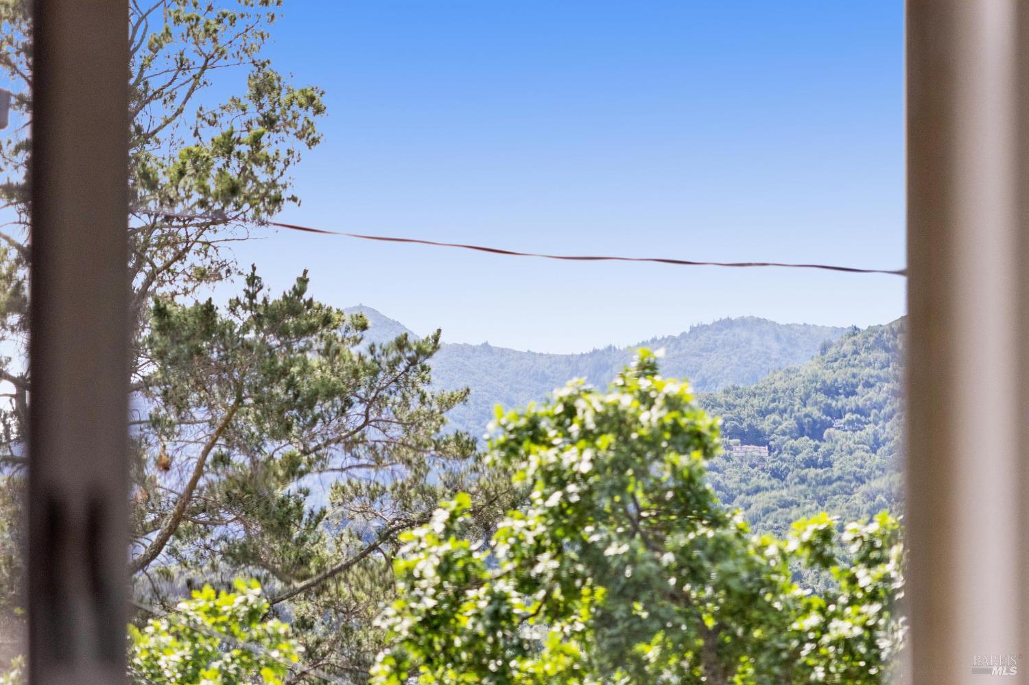 Detail Gallery Image 31 of 52 For 95 Ridge Rd, San Anselmo,  CA 94960 - 2 Beds | 1/1 Baths