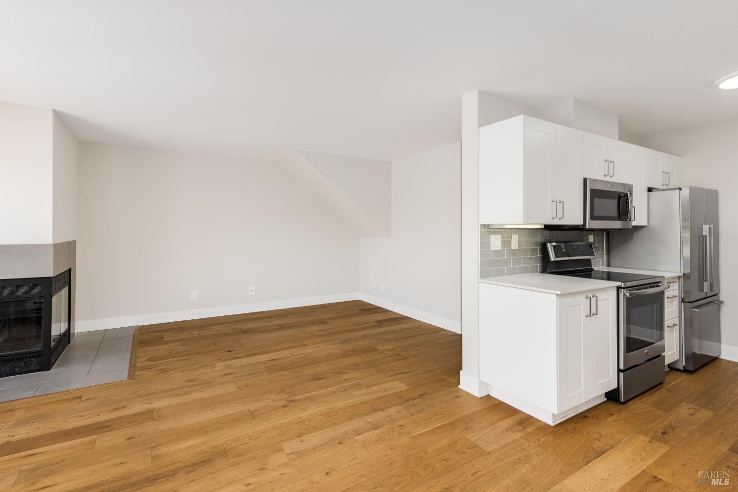 Detail Gallery Image 5 of 22 For 218 Marina Lakes Dr, Richmond,  CA 94804 - 1 Beds | 1 Baths