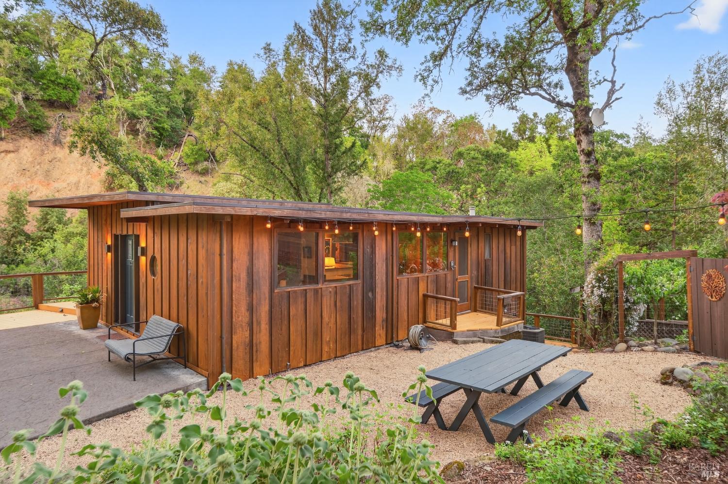 Detail Gallery Image 34 of 48 For 116 Hill Rd, Glen Ellen,  CA 95442 - 2 Beds | 2 Baths