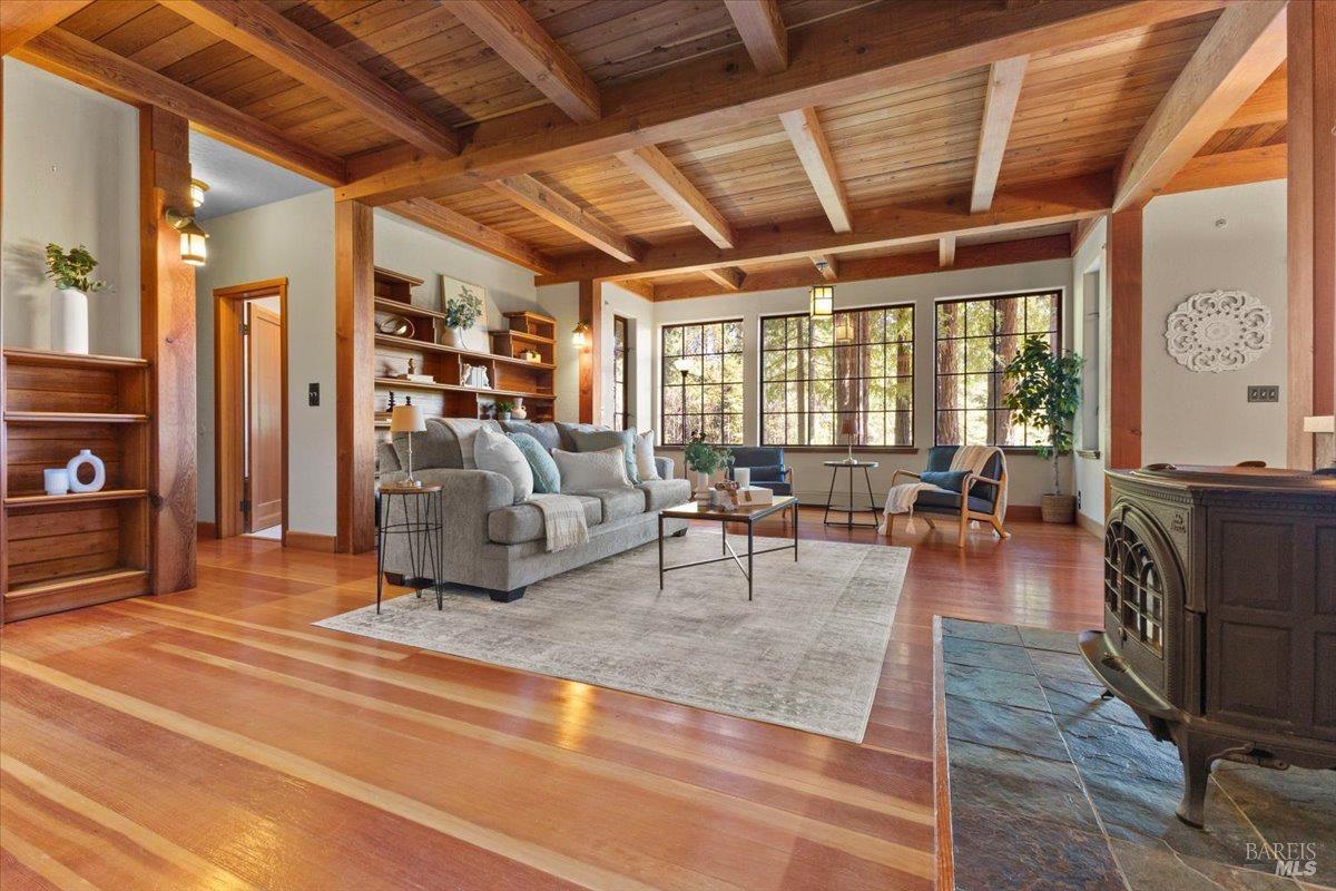 Detail Gallery Image 8 of 72 For 12076 Cloud Ridge Rd, Healdsburg,  CA 95448 - 6 Beds | 4 Baths