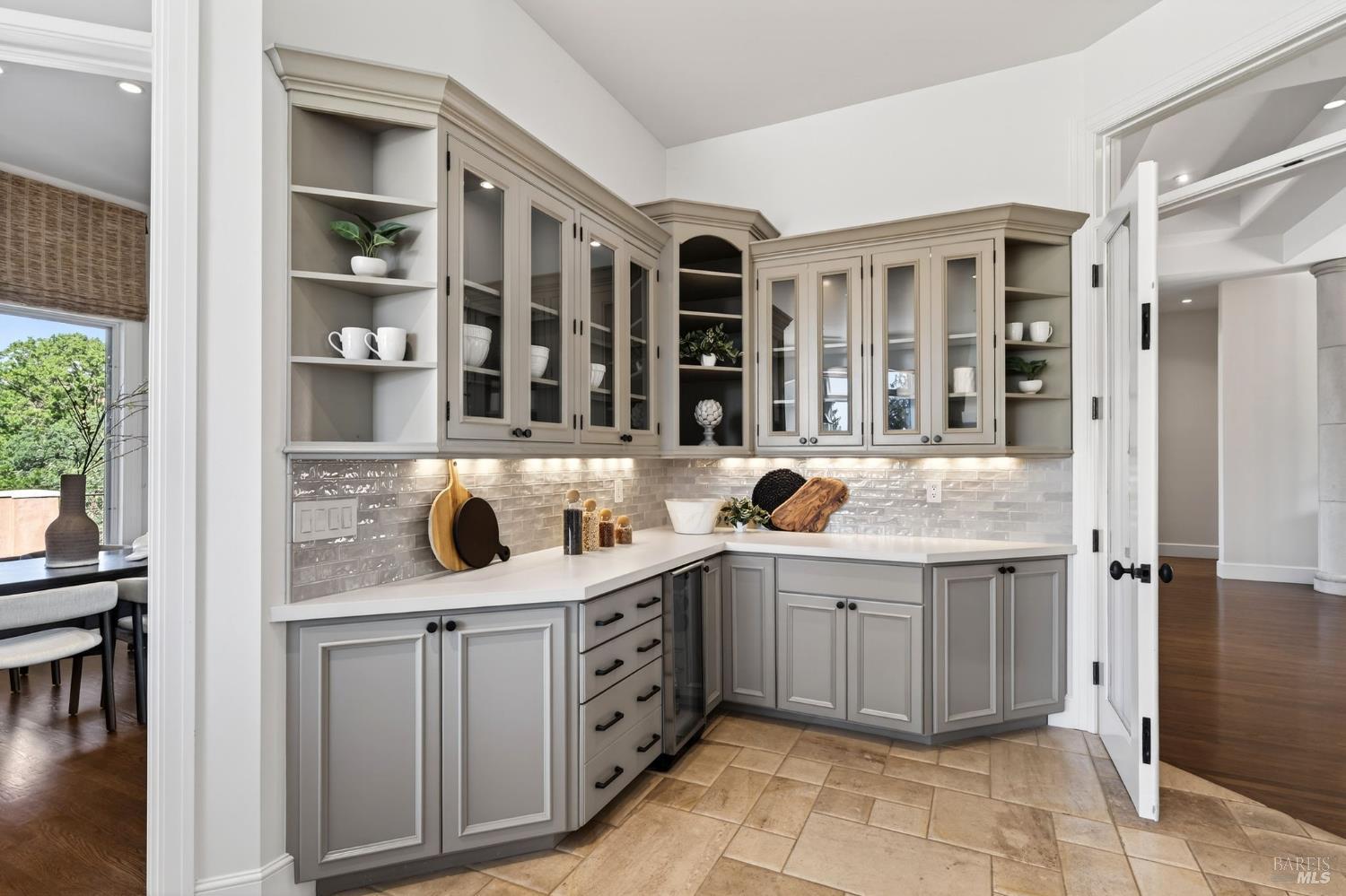 Detail Gallery Image 13 of 76 For 418 Saint Andrews Dr, Napa,  CA 94558 - 5 Beds | 4/2 Baths