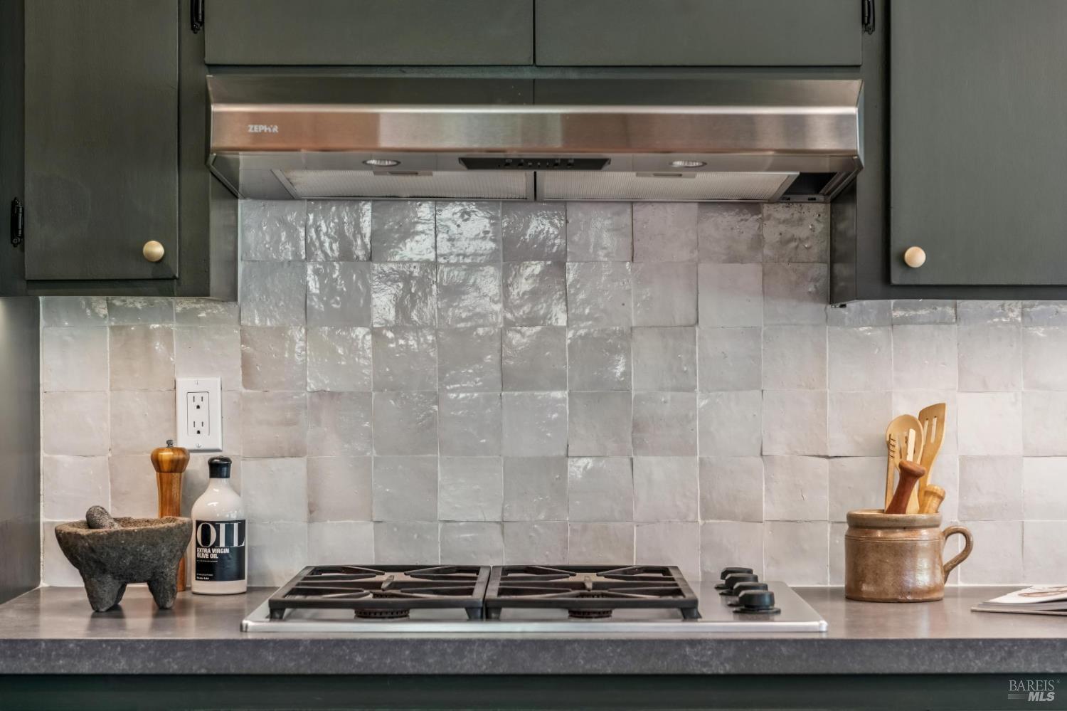 Detail Gallery Image 15 of 61 For 120 E Manor Dr, Mill Valley,  CA 94941 - 3 Beds | 3 Baths