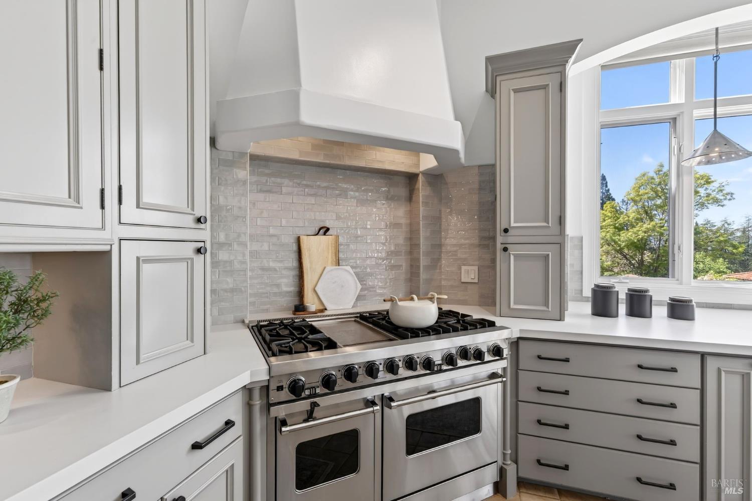 Detail Gallery Image 9 of 76 For 418 Saint Andrews Dr, Napa,  CA 94558 - 5 Beds | 4/2 Baths