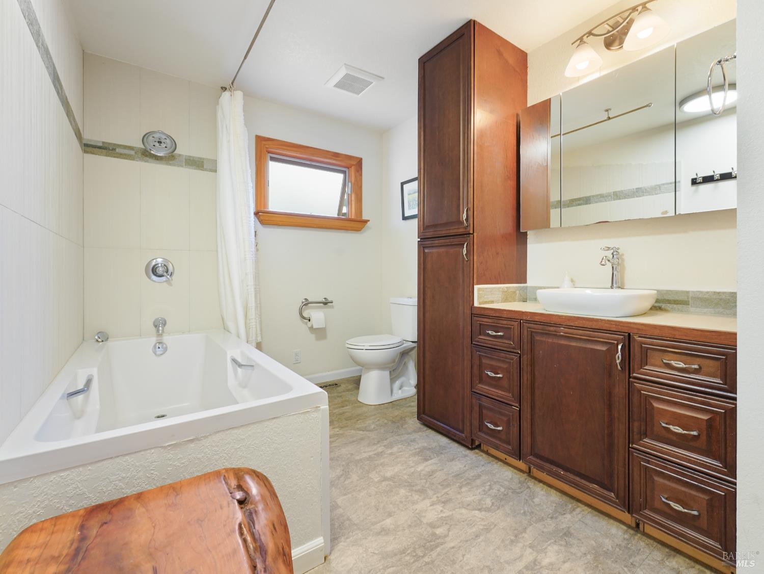 Detail Gallery Image 24 of 57 For 10463 Mill Station Rd, Sebastopol,  CA 95472 - 3 Beds | 2 Baths