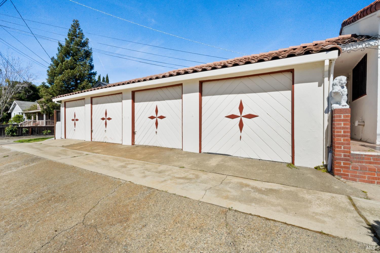 Detail Gallery Image 14 of 27 For 803 E 5th St, Benicia,  CA 94510 - 6 Beds | 4/1 Baths