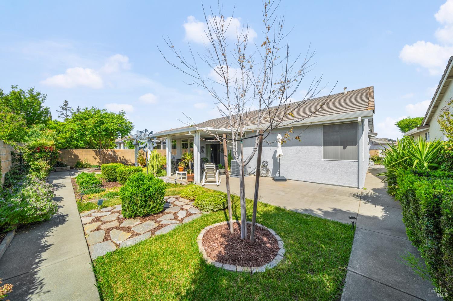 Detail Gallery Image 50 of 62 For 208 Mandarin Cir, Vacaville,  CA 95687 - 2 Beds | 2 Baths