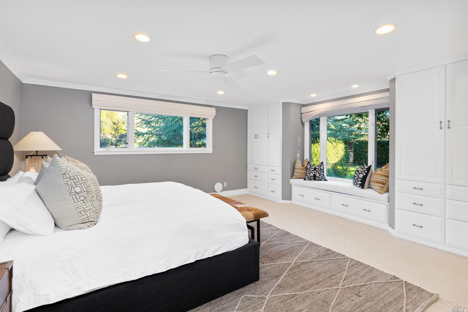 Detail Gallery Image 16 of 31 For 1101 Olive Hill Ln, Napa,  CA 94558 - 5 Beds | 4 Baths