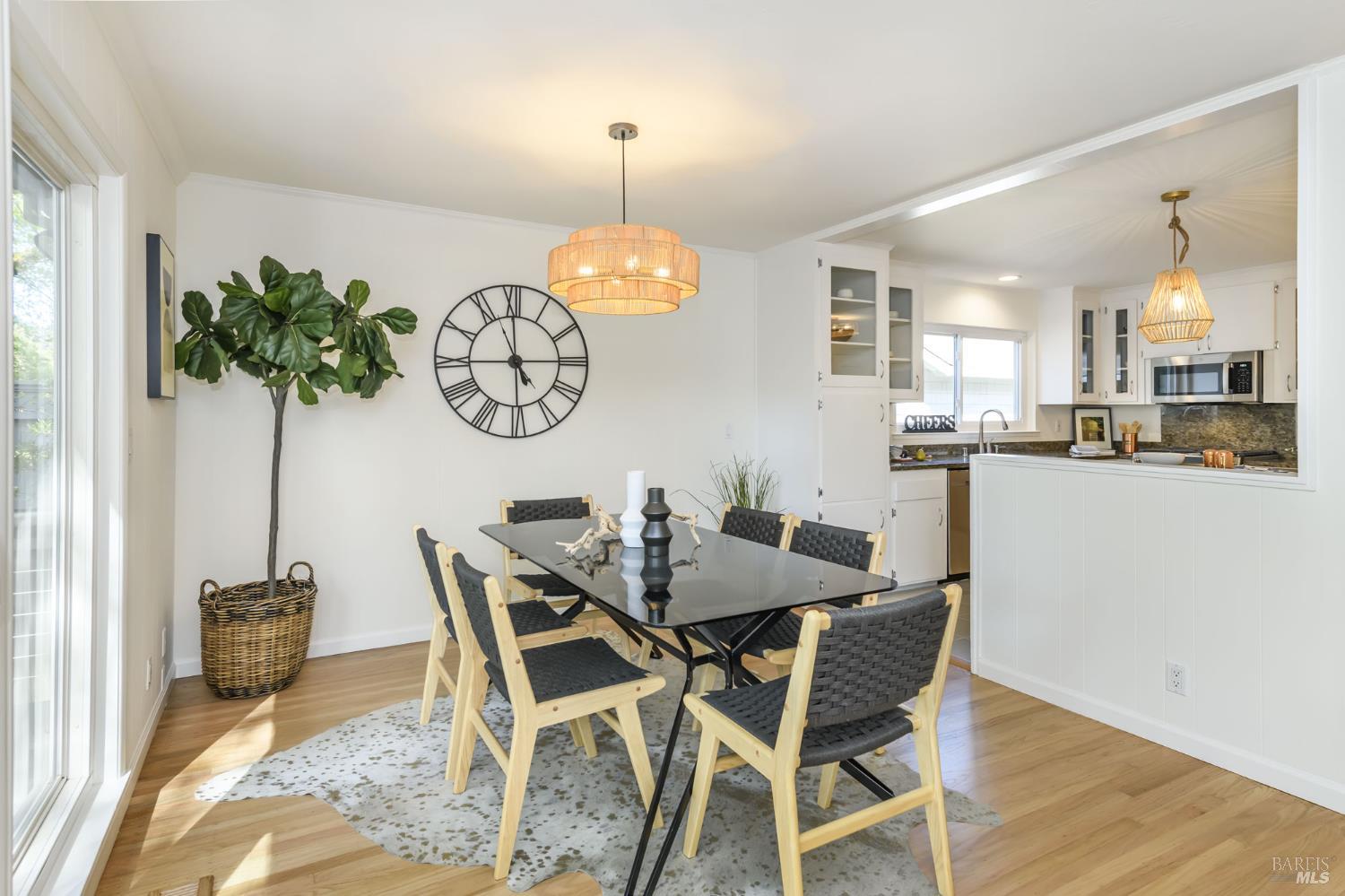 Detail Gallery Image 11 of 31 For 41 Spindrift Psge, Corte Madera,  CA 94925 - 3 Beds | 2 Baths