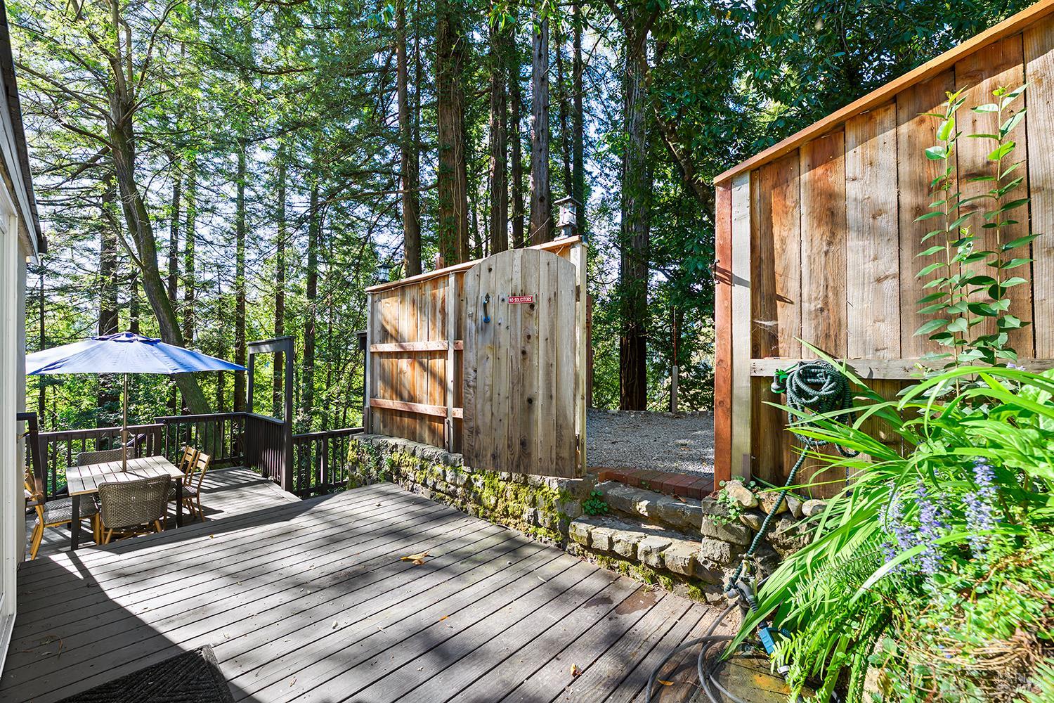 Detail Gallery Image 4 of 36 For 16017 Palo Alto Dr, Guerneville,  CA 95446 - 2 Beds | 2 Baths