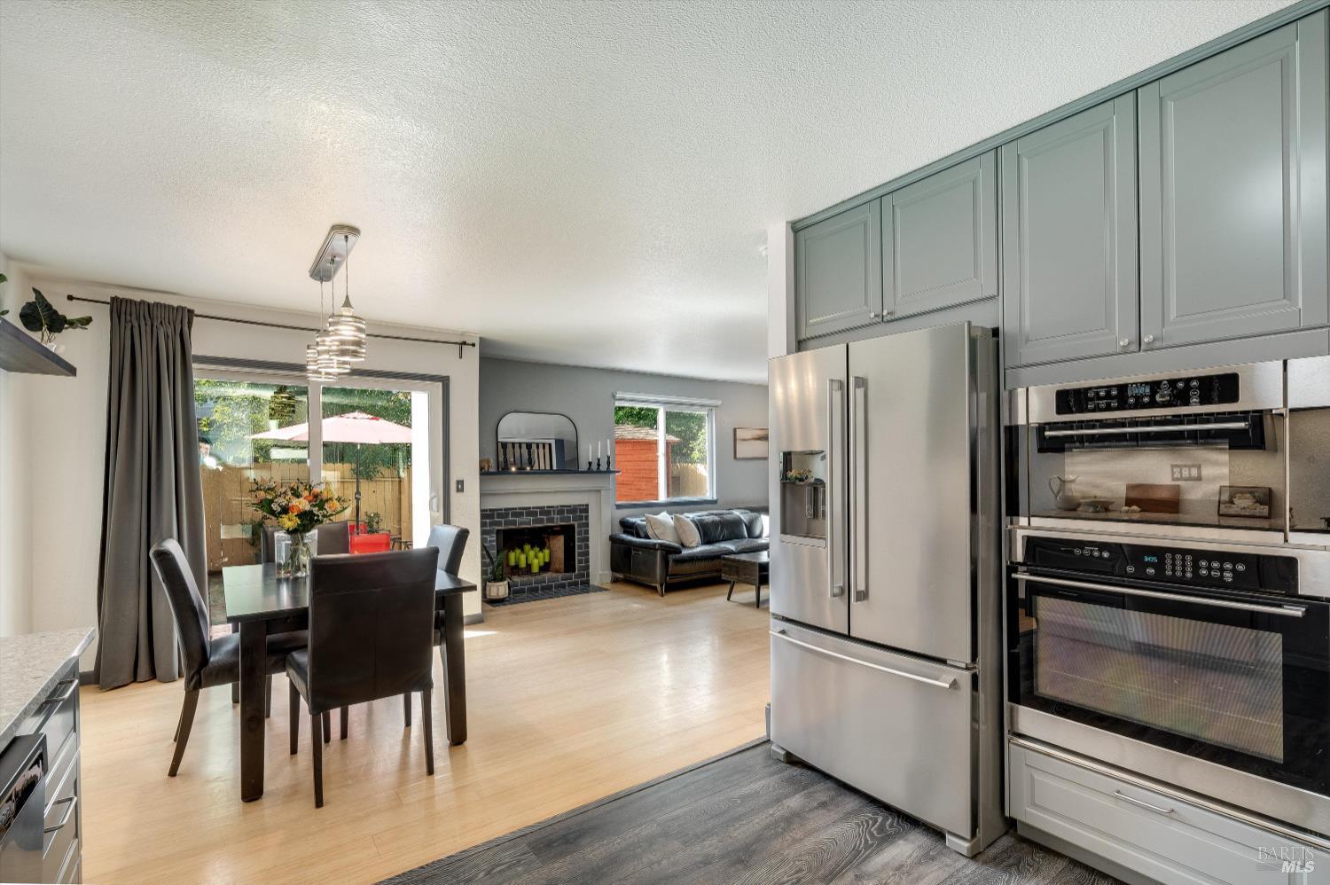 Detail Gallery Image 15 of 41 For 30 Fredrick Dr, Rohnert Park,  CA 94928 - 3 Beds | 2/1 Baths