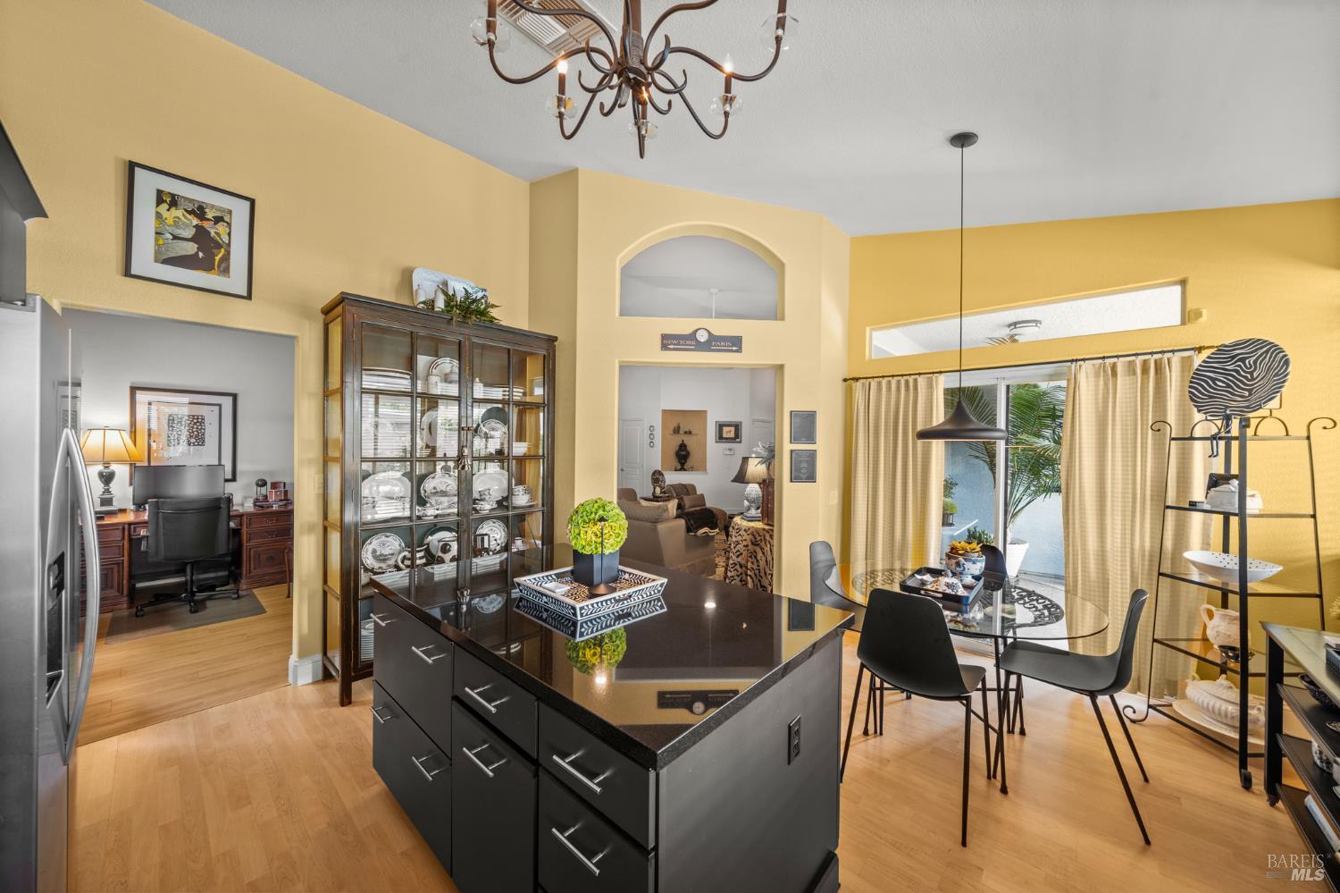 Detail Gallery Image 29 of 62 For 208 Mandarin Cir, Vacaville,  CA 95687 - 2 Beds | 2 Baths