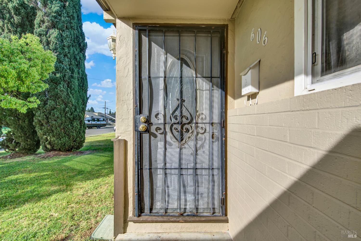 Detail Gallery Image 11 of 58 For 606 E Tennessee St, Fairfield,  CA 94533 - 3 Beds | 2 Baths