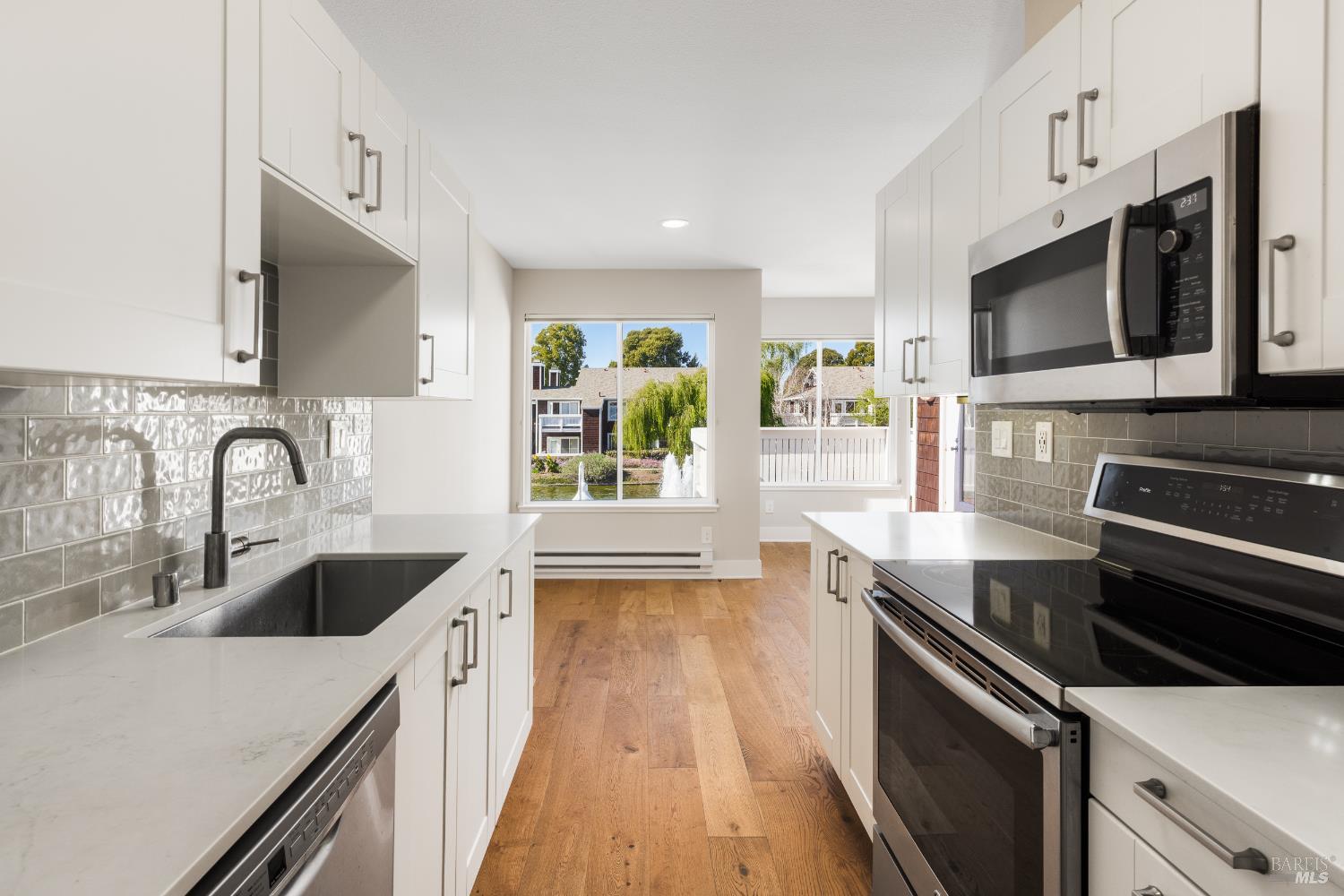 Front Image Thumbnail for BA326026319