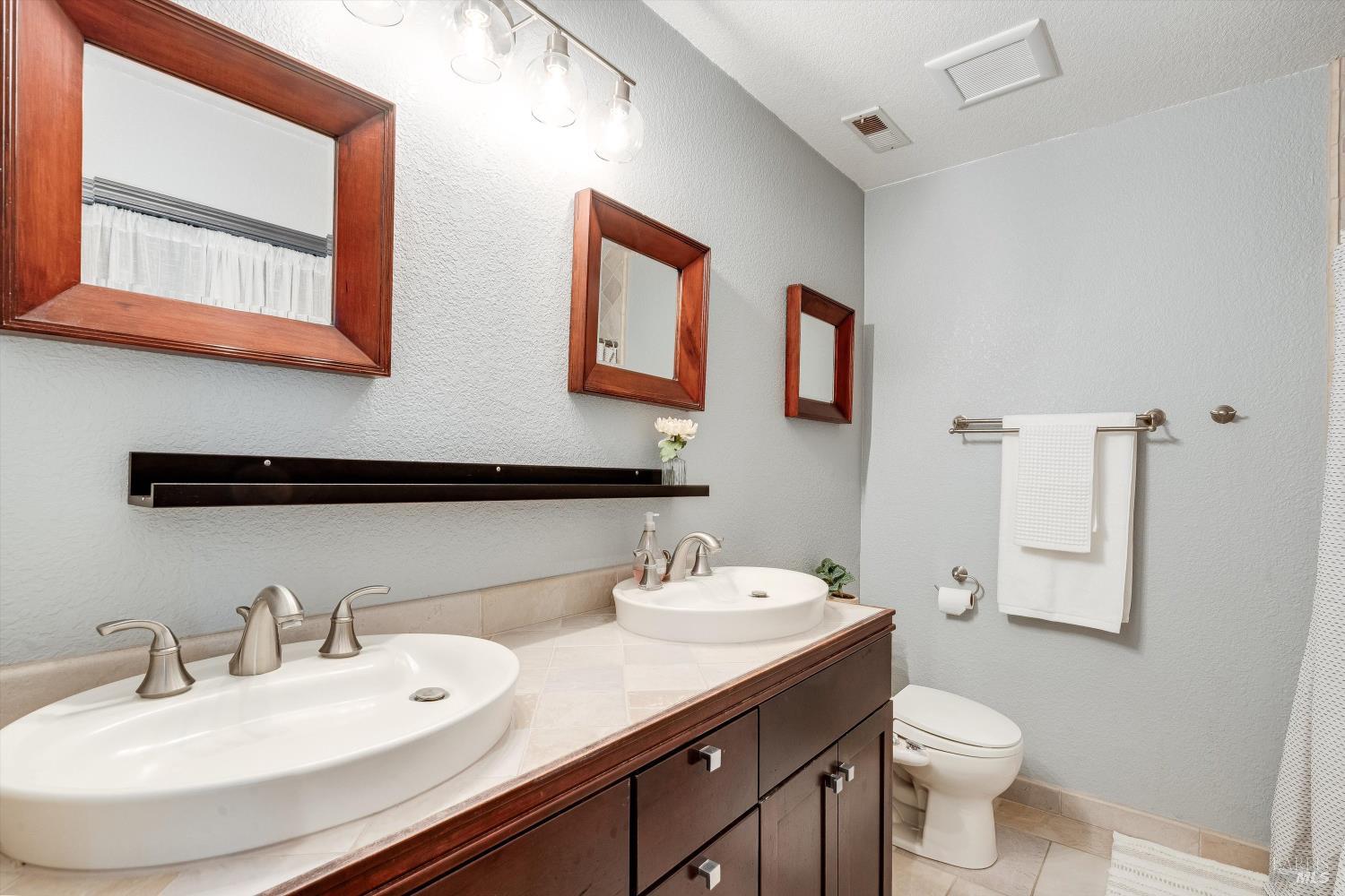 Detail Gallery Image 31 of 41 For 30 Fredrick Dr, Rohnert Park,  CA 94928 - 3 Beds | 2/1 Baths