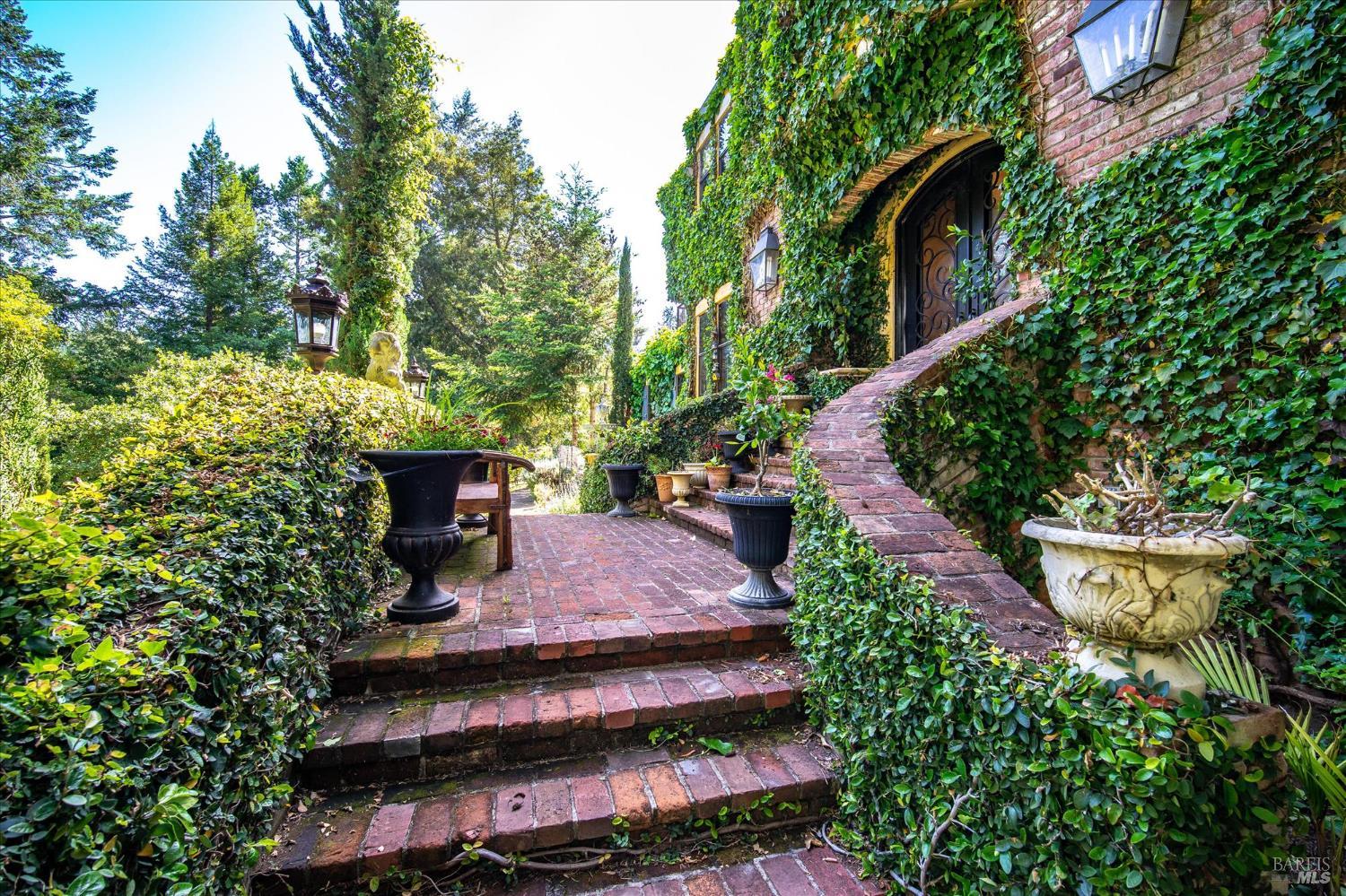 Detail Gallery Image 7 of 44 For 1412 Quail Ct, Santa Rosa,  CA 95404 - 4 Beds | 3 Baths