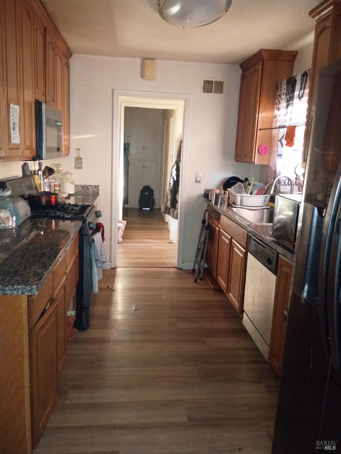 Detail Gallery Image 7 of 14 For 324 Amelia St, Vallejo,  CA 94589 - 3 Beds | 2 Baths