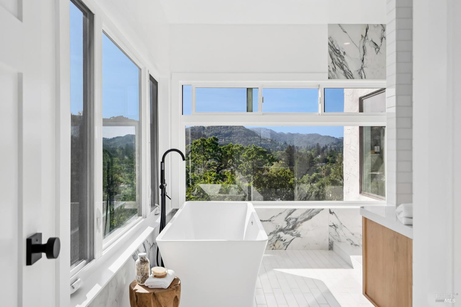 Detail Gallery Image 55 of 93 For 88 Lincoln Park Unkn, San Anselmo,  CA 94960 - 4 Beds | 4/1 Baths