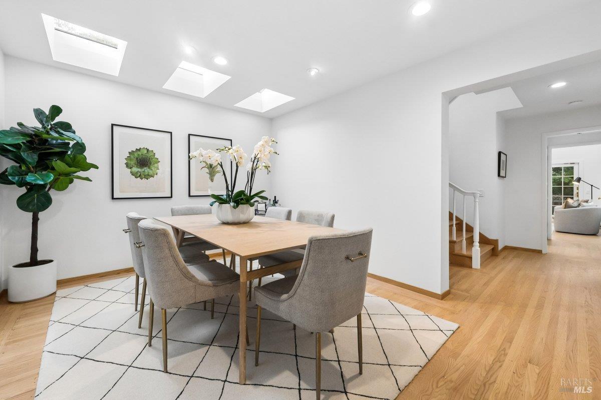 Detail Gallery Image 17 of 76 For 42 Underhill Rd, Mill Valley,  CA 94941 - 3 Beds | 2/1 Baths