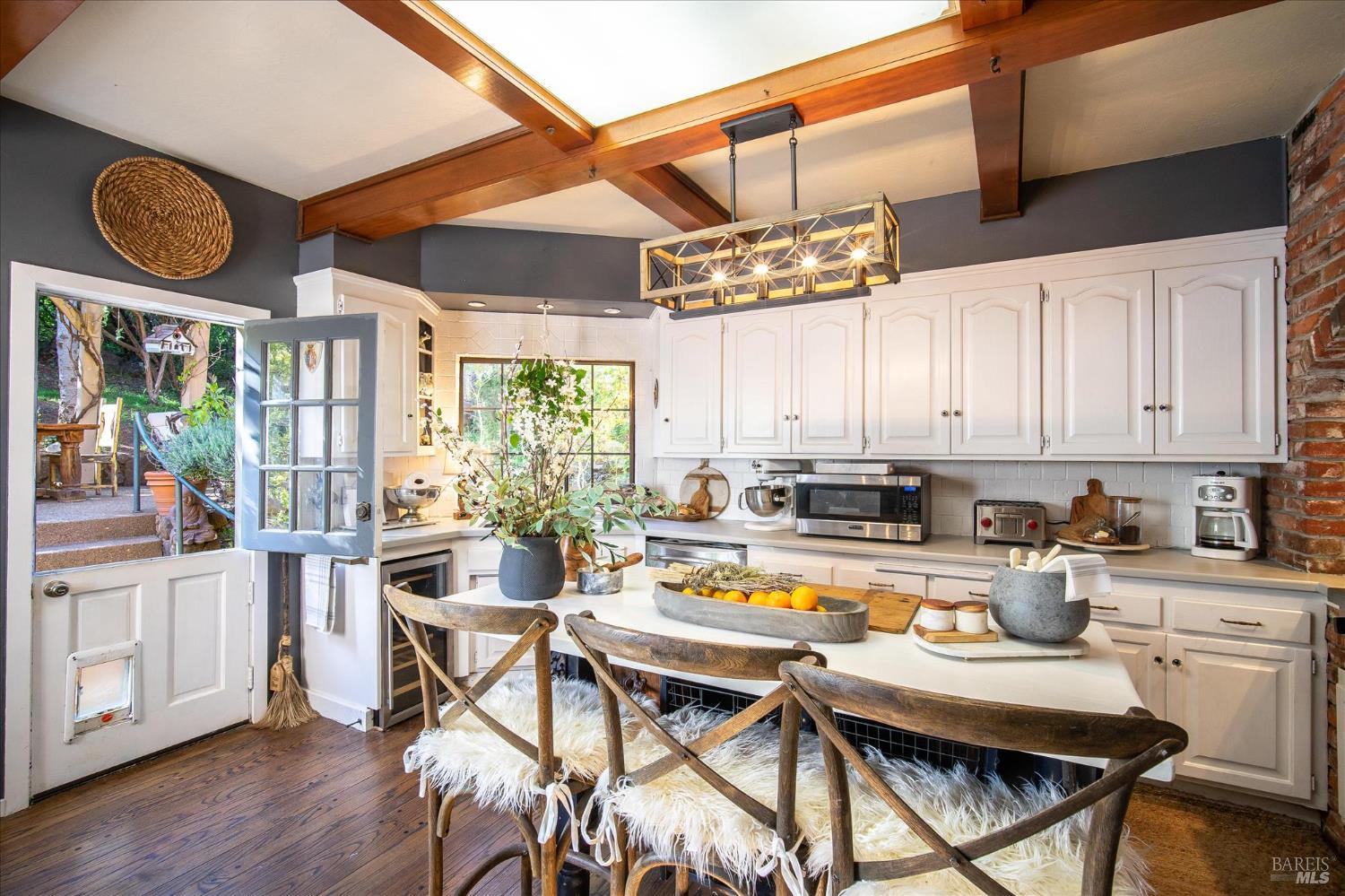 Detail Gallery Image 4 of 44 For 1412 Quail Ct, Santa Rosa,  CA 95404 - 4 Beds | 3 Baths