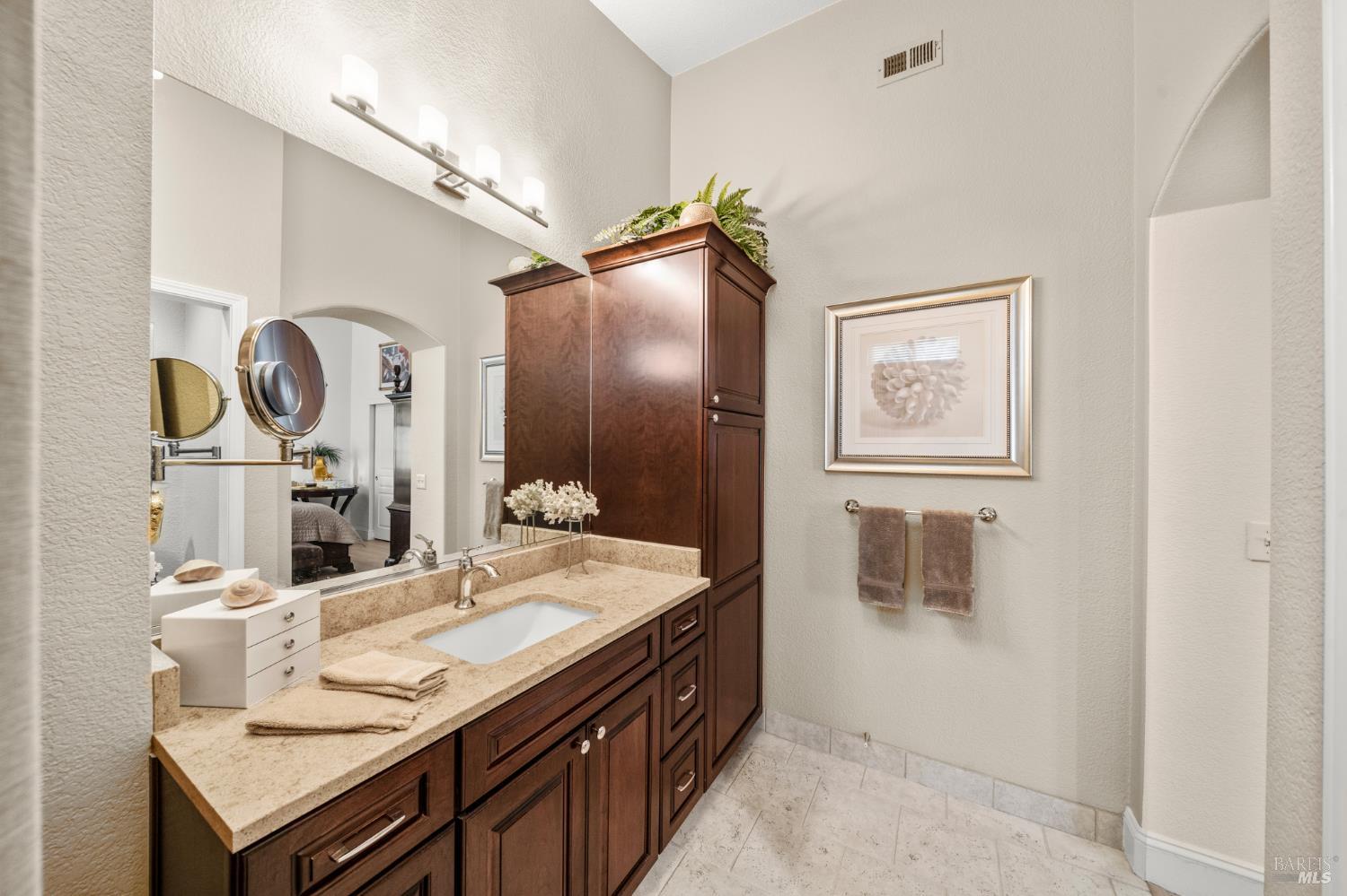 Detail Gallery Image 39 of 62 For 208 Mandarin Cir, Vacaville,  CA 95687 - 2 Beds | 2 Baths