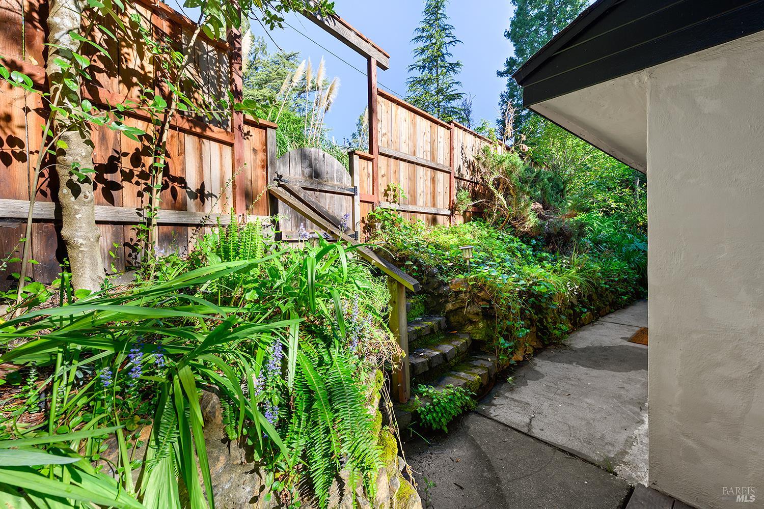 Detail Gallery Image 32 of 36 For 16017 Palo Alto Dr, Guerneville,  CA 95446 - 2 Beds | 2 Baths