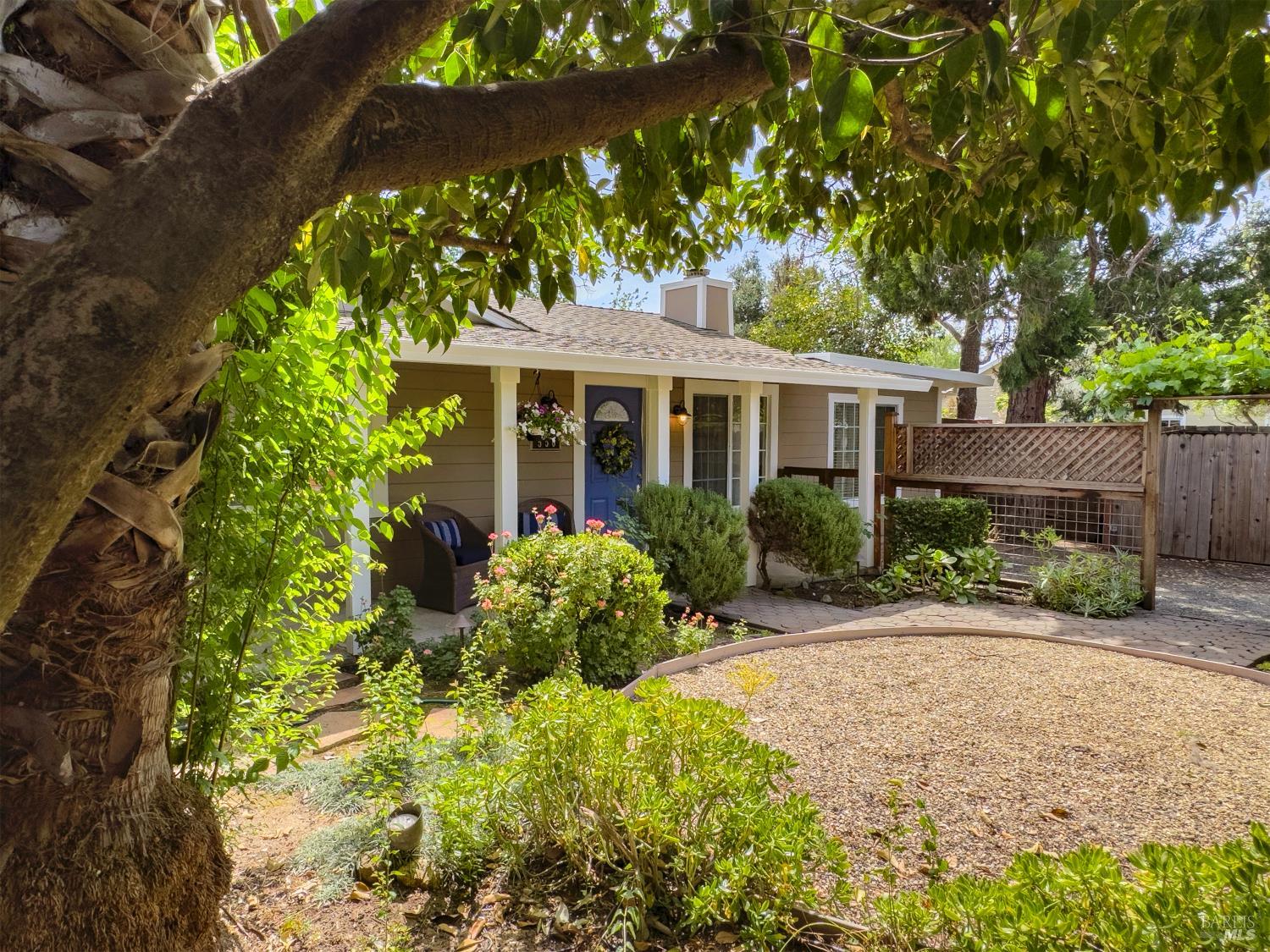 Detail Gallery Image 4 of 47 For 550 Thomson Ave, Sonoma,  CA 95476 - 2 Beds | 1 Baths