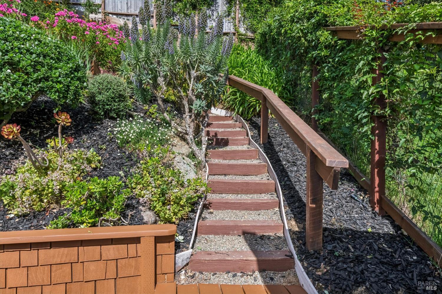 Detail Gallery Image 29 of 61 For 120 E Manor Dr, Mill Valley,  CA 94941 - 3 Beds | 3 Baths