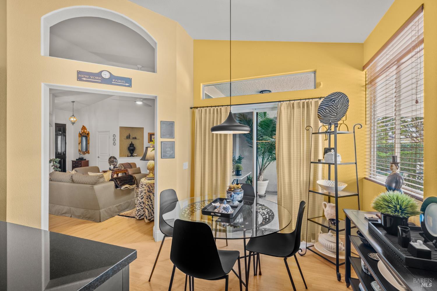 Detail Gallery Image 23 of 62 For 208 Mandarin Cir, Vacaville,  CA 95687 - 2 Beds | 2 Baths