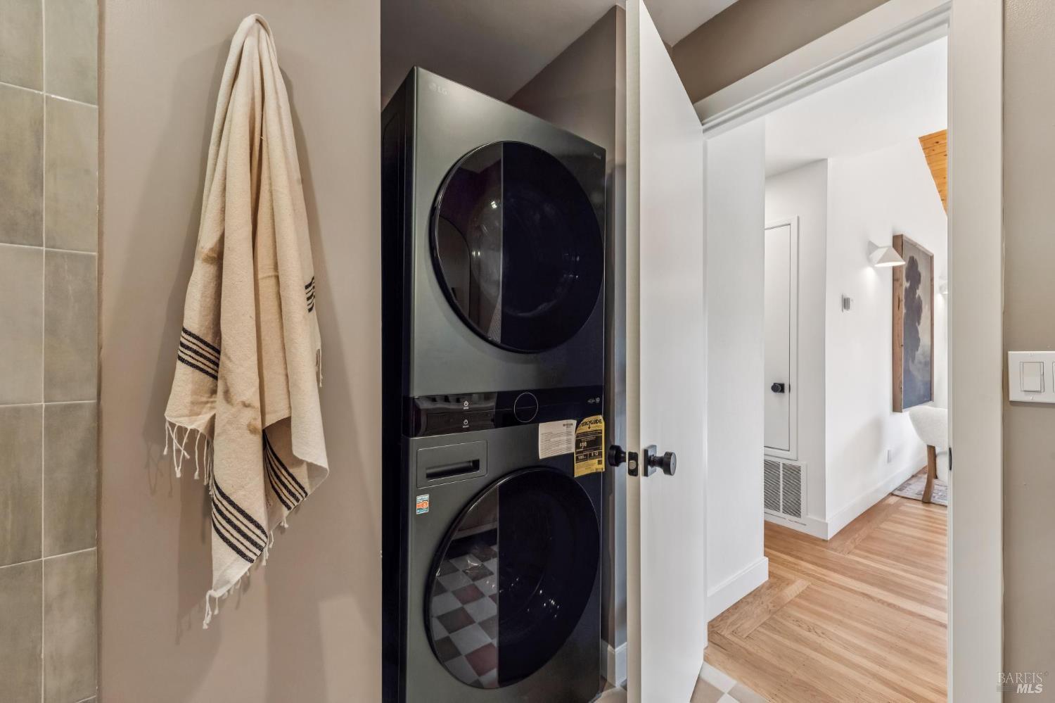 Detail Gallery Image 48 of 61 For 120 E Manor Dr, Mill Valley,  CA 94941 - 3 Beds | 3 Baths