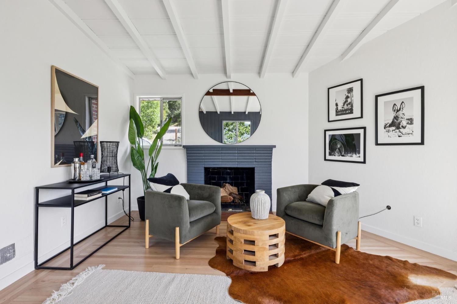 Detail Gallery Image 9 of 52 For 95 Ridge Rd, San Anselmo,  CA 94960 - 2 Beds | 1/1 Baths