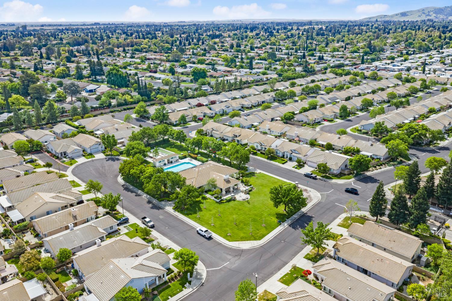 Detail Gallery Image 59 of 62 For 208 Mandarin Cir, Vacaville,  CA 95687 - 2 Beds | 2 Baths