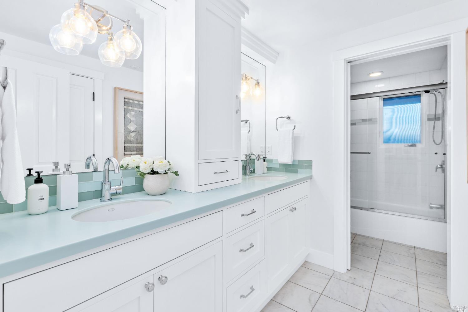 Detail Gallery Image 14 of 31 For 1101 Olive Hill Ln, Napa,  CA 94558 - 5 Beds | 4 Baths