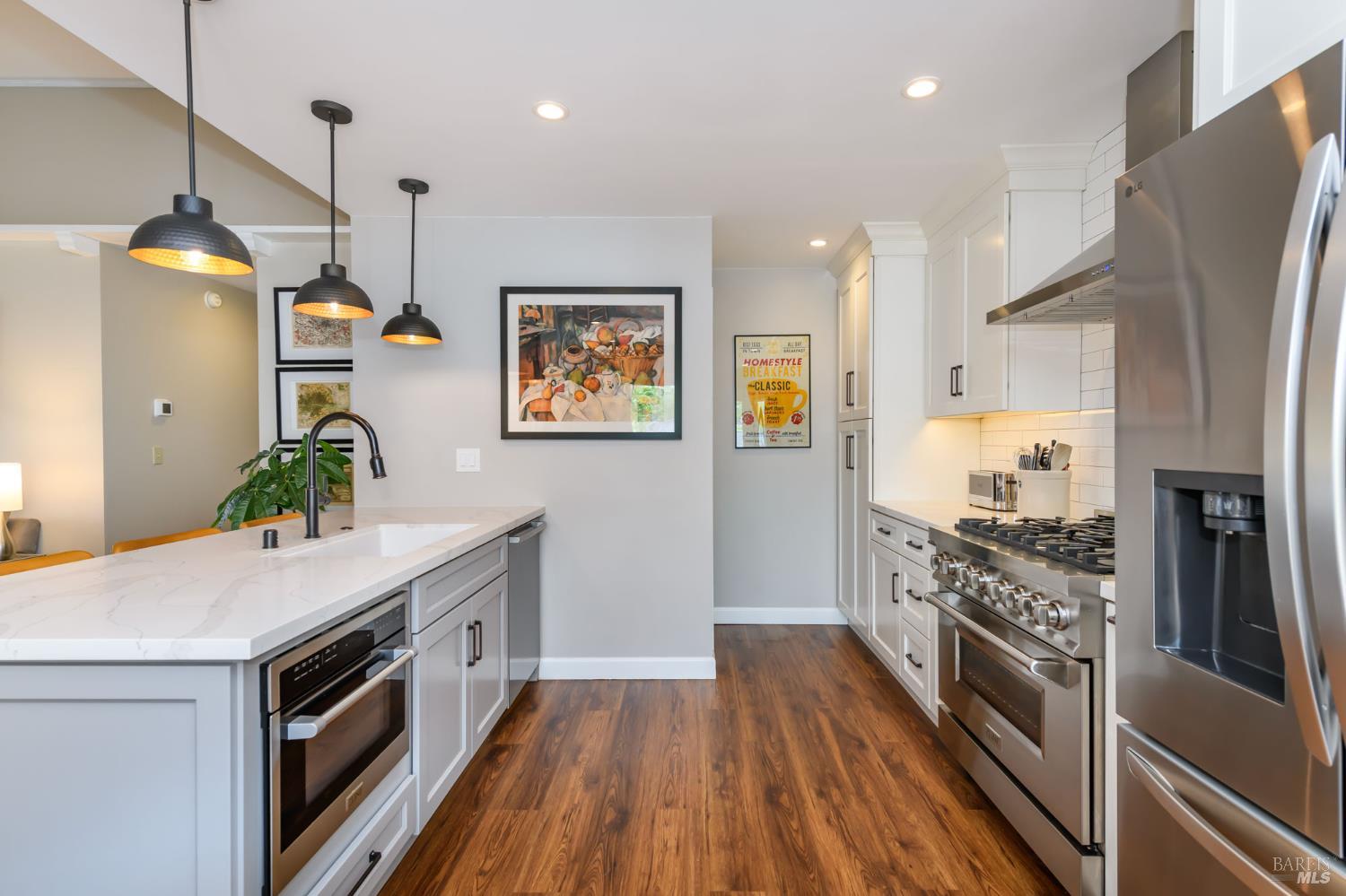 Detail Gallery Image 13 of 33 For 1702 Northstar Dr, Petaluma,  CA 94954 - 3 Beds | 2 Baths