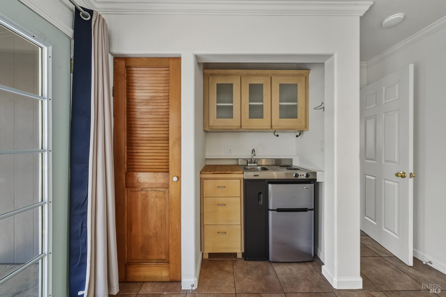 Detail Gallery Image 3 of 50 For 50 E St, Lakeport,  CA 95453 - 1 Beds | 1 Baths