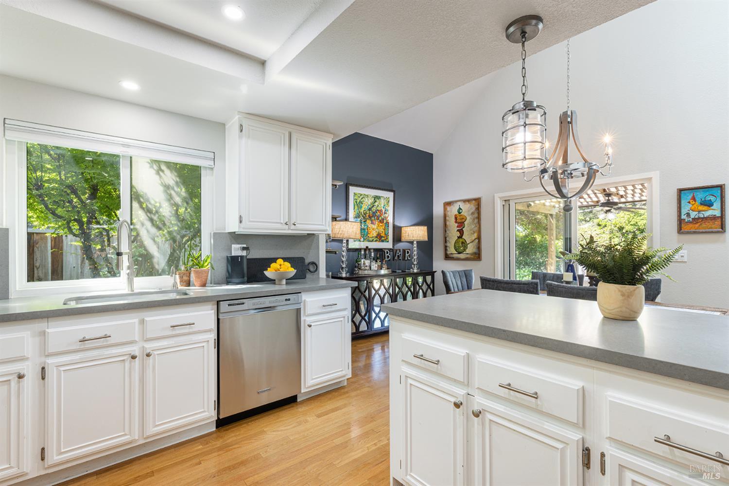 Detail Gallery Image 13 of 50 For 1922 Oak Cir, Yountville,  CA 94599 - 3 Beds | 2 Baths