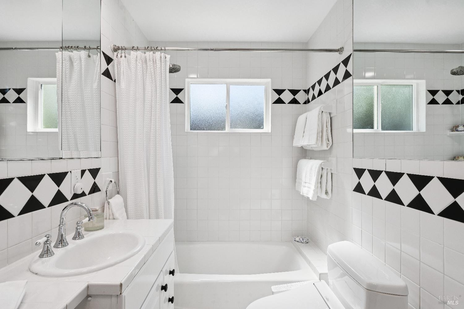 Detail Gallery Image 30 of 55 For 142 Dominga Ave, Fairfax,  CA 94930 - – Beds | – Baths